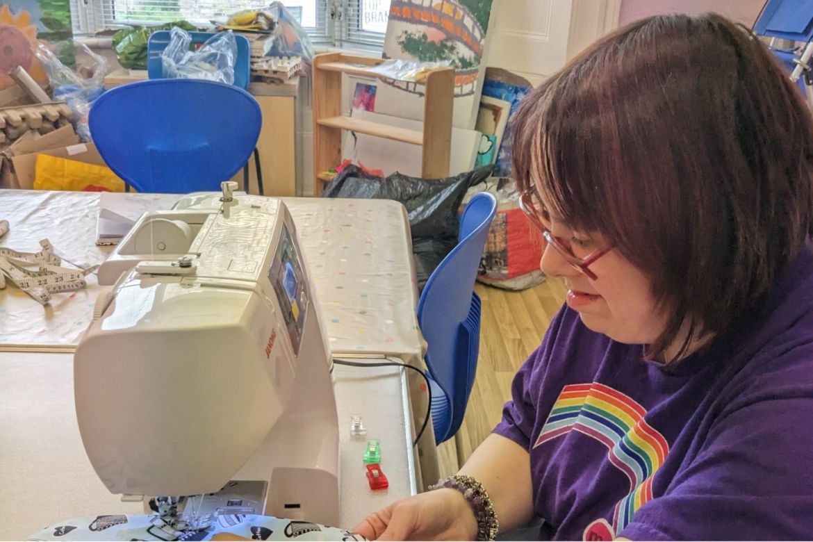 Amy and the sewing machine